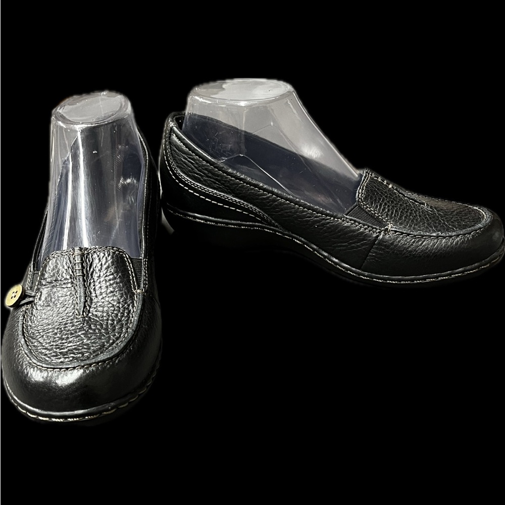 Clark’s Ashley Scurry Slip/on Black Leather Loafers Button Accents Like New 7 - Picture 10 of 16